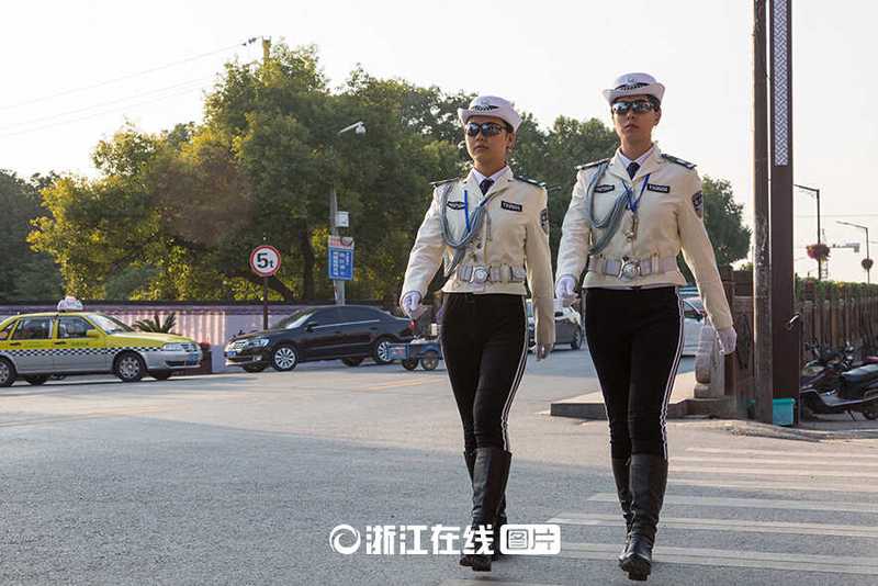 警花绑架做三角马:正义与智慧的较量 警花绑架做三角马:正义与智慧的较量