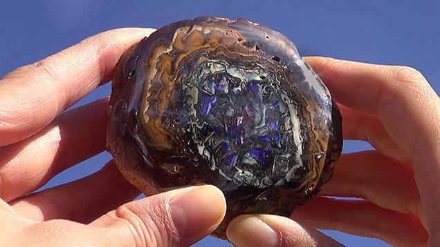 西伯利亚石刻发光石质头骨丨神秘背后的科学与传说