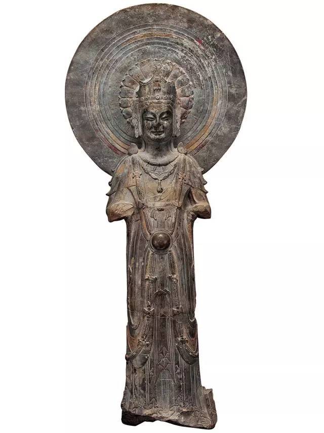 神秘的黑雾石像残件：一场关于文化和遗产的追寻之旅