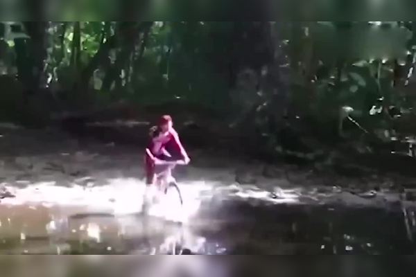 在挪威的峡湾里，我拍到了一张“无名合照”！