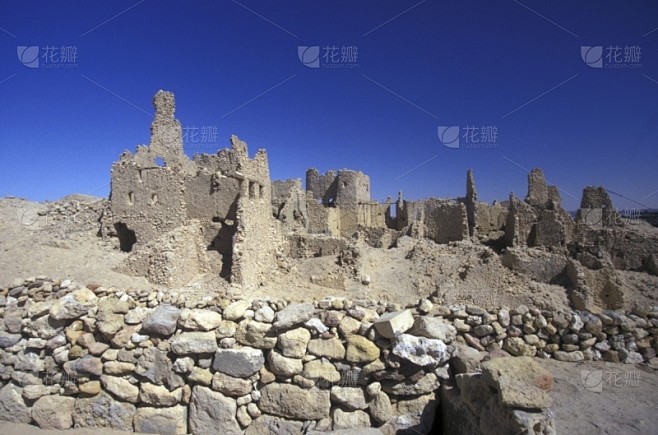 撒哈拉沙漠深处的裂纹之谜丨自然的馈赠还是时间的痕迹？