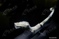 那颗在两千年前就开始“转”的石头—亚马孙雨林里的自转石祭祀铜铃