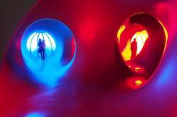 地下迷宫里的金属球丨时光的瞬间倒流？