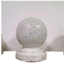 那块在黑暗里发着幽光的石头，到底藏着什么秘密？