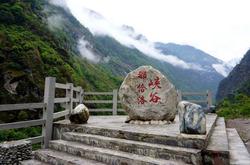 怒江峡谷里，指南针为啥成了“迷路神器”？