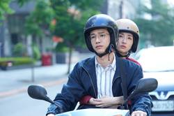 让豪放老婆玩3人行…