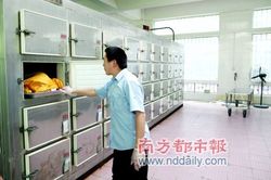 冰柜的秘密｜一个殡仪馆停尸房的惊魂夜
