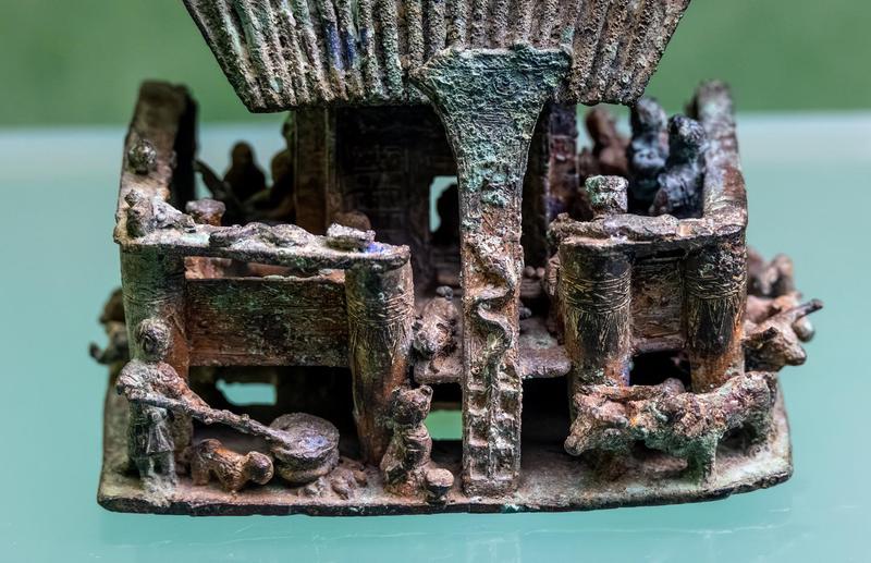 青藏高原上的神秘铜铃·动物迁徙的奇异指向标