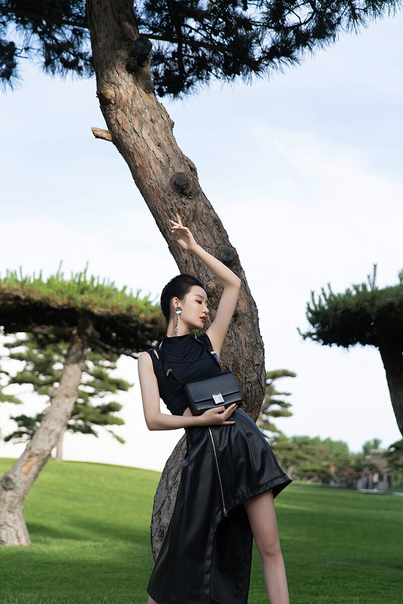 揭秘亚马孙雨林的黑色立方光学幻影—一场视觉盛宴还是神秘现象？
