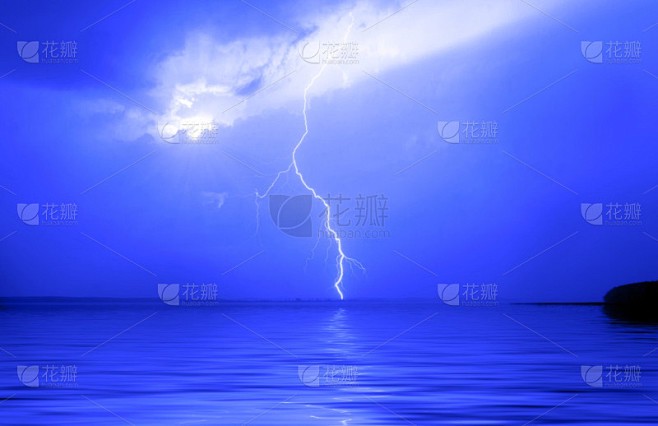 闪电湖头盔碎片时空紊乱—一段迷人的奇幻旅程