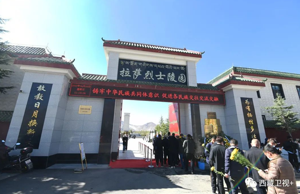 西伯利亚无名墓碑上的蓝光｜一个未解之谜