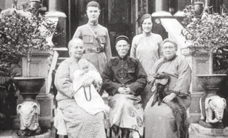 两姐妹，一束光，一场争夺…