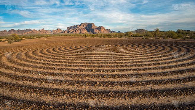 在南美风元素的迷宫里迷了路，却找到了色彩的自由…