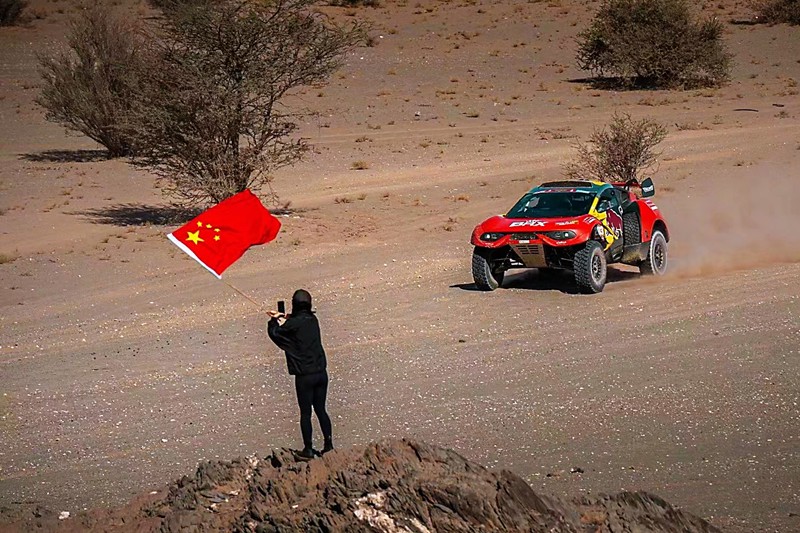 沙尘暴的自然奇观与人类挑战！