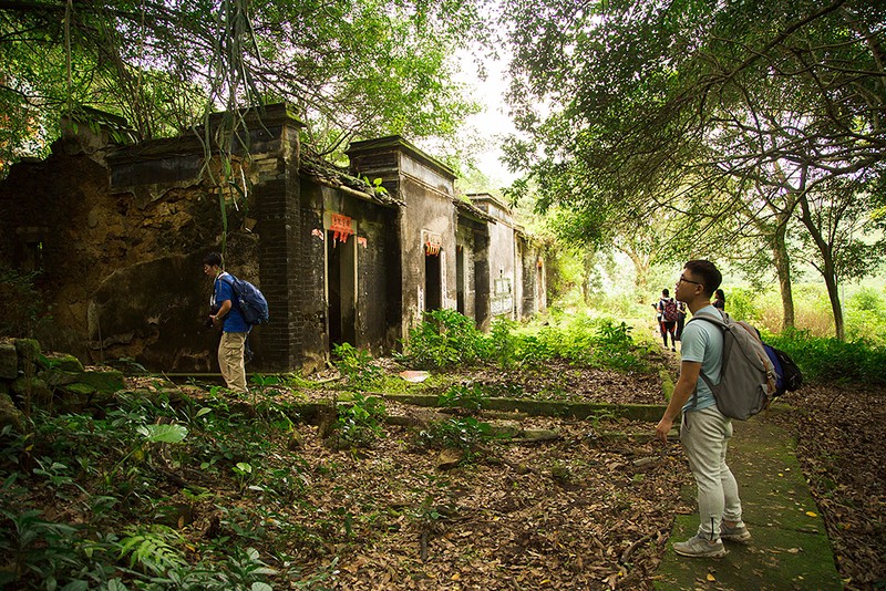 那个没有人的村子里，罗盘指向虚无，档案缺了一页！