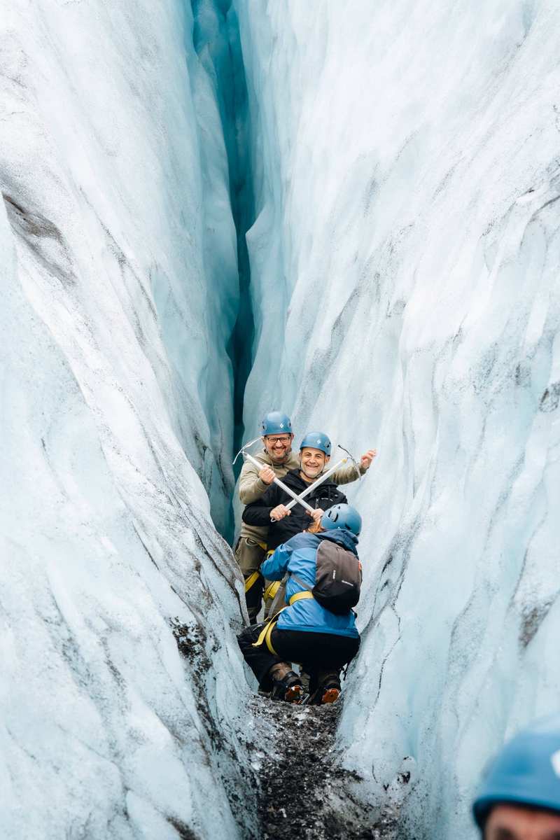 时间的裂缝里藏着一个蓝光的玻璃棺！