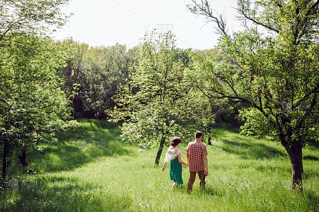 她教会我如何去爱？
