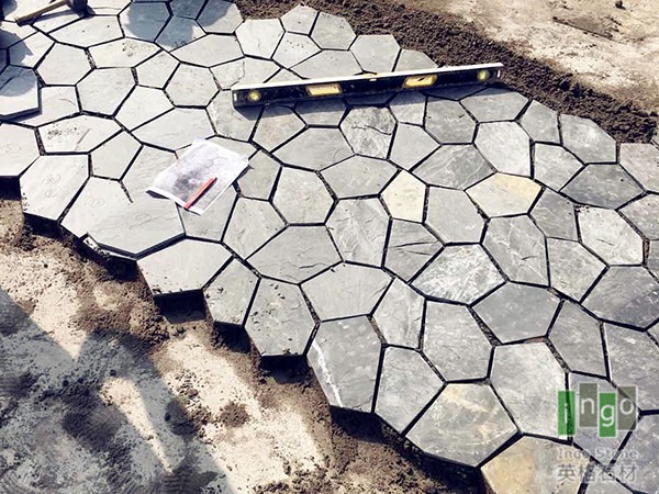 冰川裂缝中的古老回声·揭秘巨响石板铭文之谜