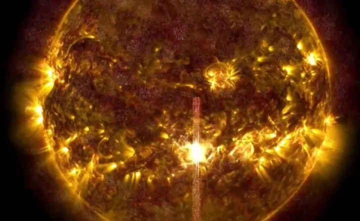 阿根廷科学家发现太阳耀斑，我居然在凌晨三点被惊醒！