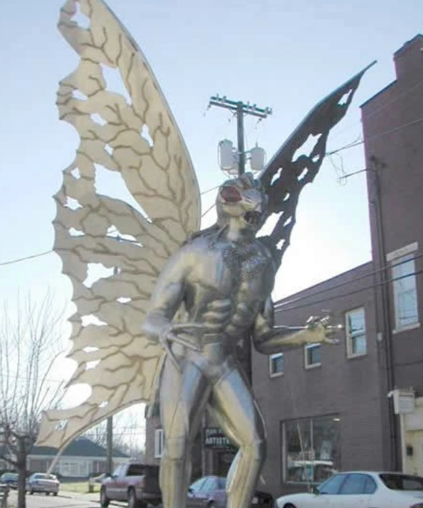 夜幕下的神秘追踪—拉普兰天蛾人的传说与现实