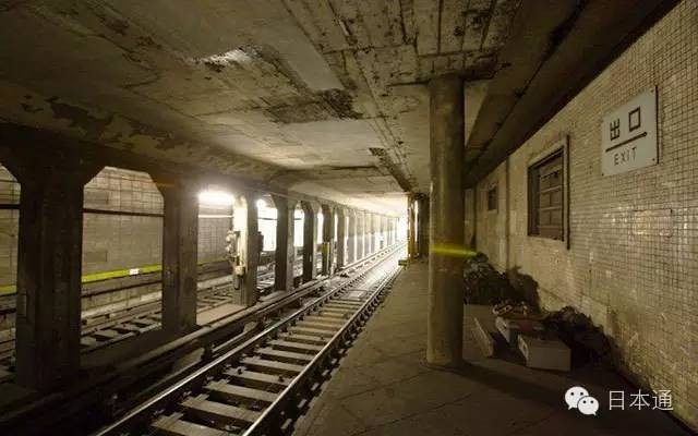 废弃地铁深处的恐怖｜那些瞬间老化的骨骸残迹，看得我心里发毛