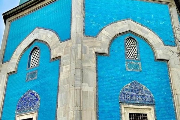 雪落无声丨喀尔巴阡山脉里那个守墓的冰霜巨人，到底在等谁？