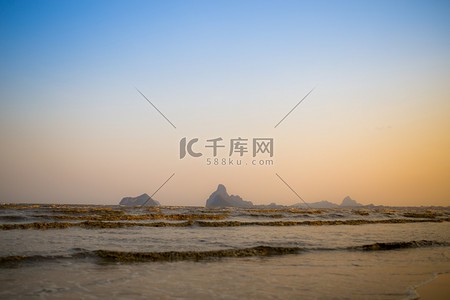 在波光粼粼的黑海之上，解读自然的密码