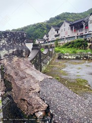 青石板上走出的县令？