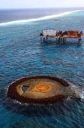 日本海的神秘光点丨一场关于信仰与科技的现代迷局