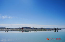 盐湖六芒刻印绿光·一场与自然的神秘对话