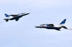 天空的谜团丨日本航班19的近距离目击