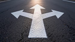 冰川裂缝下的神秘绿光｜自然奇观的再现与探索