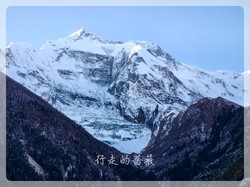 我在沙漠里迷路了三天，发现了一座会“反向走”的楼梯！