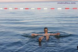 死海边的谜团·漂浮巨石与空白户籍的背后