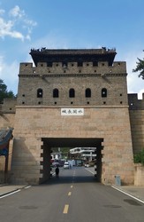 深渊之上，雨鱼的低语丨一场穿越时空的视觉盛宴