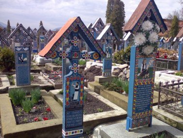 那些在喀尔巴阡山脉下蠕动的沙子，到底想对你做什么？