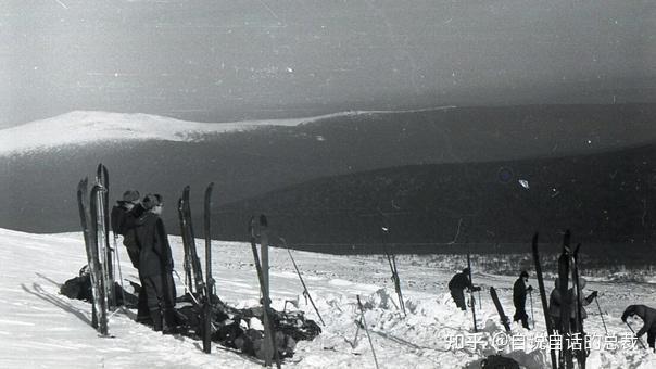 乌拉尔因果之谜｜一个让人 pondering 的问题