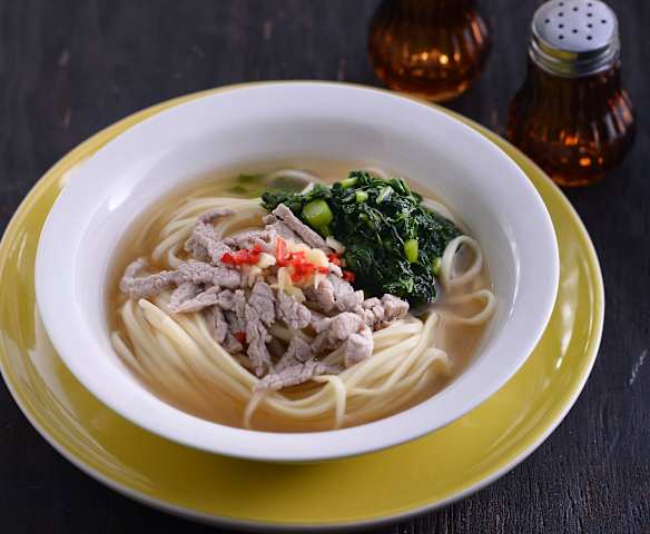 深夜街角的雪菜肉丝面·一碗面里的旧时光与回甘