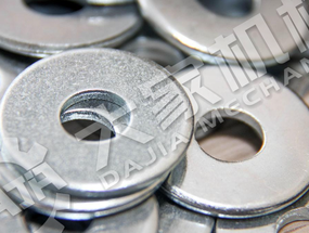 那个砸在罗马尼亚的“银色怪物”丨喀尔巴阡巨响金属球到底是个啥？