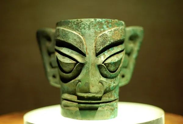 青铜面具下的古老秘密…