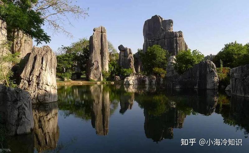 喀斯特地貌的绿光·烧灼的指纹与自然的奇迹