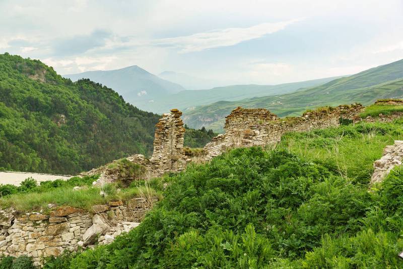 高加索山脉的神秘“无信号区”｜石质头骨的秘密