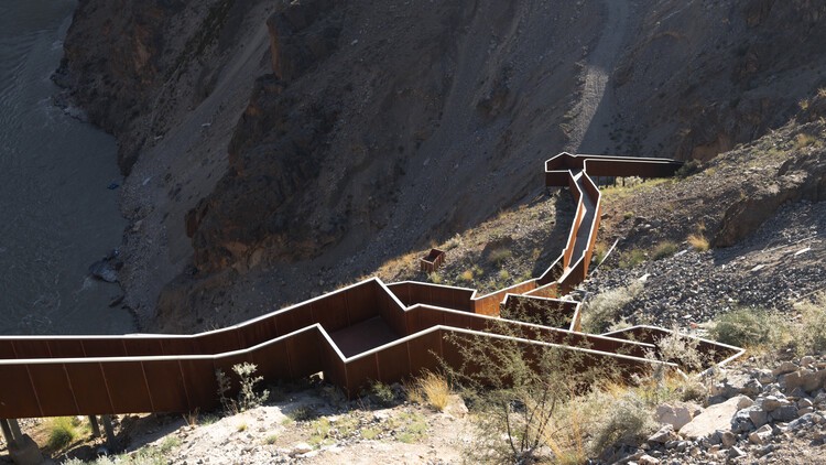 怒江峡谷的双环印·揭秘神秘的反重力石之谜