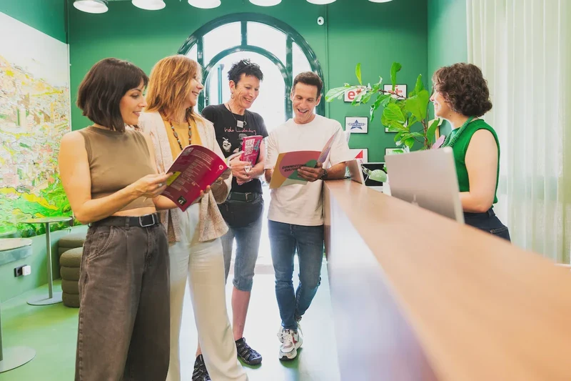 在马德里一间旧图书馆里，我“走进”了19世纪的西班牙！