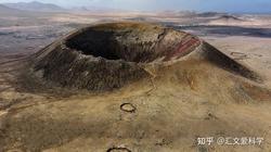 神秘陨石坑照片引发热议—照片中的人是如何“传送”过去的？
