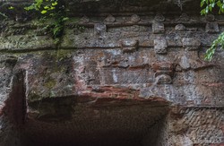 悬崖村的神秘力量丨无名墓碑与反重力石的传说