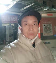 时光里的老李与那把旧吉他