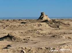 古老的雷暴印记·楼兰旧址上的神秘球眼形纹