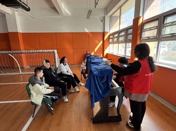 在英国，连空气都透着一股“客气”的疏离感…