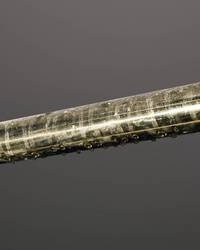 南极科考站的罗盘与倒挂雕像丨科技与自然的微妙平衡